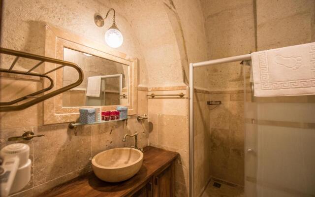 Charming Cave Hotel