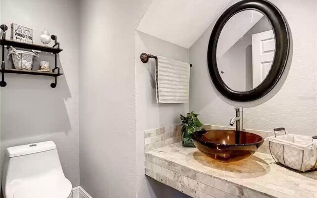 Windwood Villa 4 Bedroom Home by RedAwning