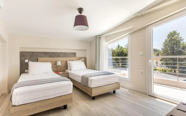 V Luxury Apartments Posidi
