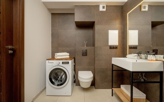 Modern Apartment in Wroclaw by Renters
