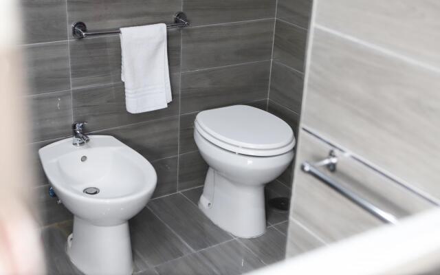 Napoli Centrale Budget Apartment by Wonderful Italy