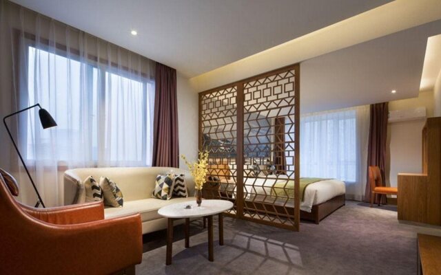 Prolit Hotel (Dazhou Luofu Square Railway Station)