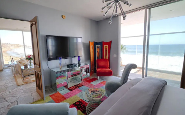 Malibu Panoramic Beach House