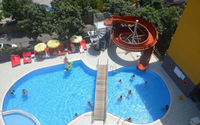Rose Garden Apart Hotel