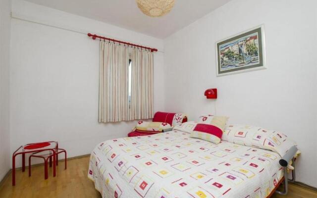 Apartments Sim - 130 m from sea