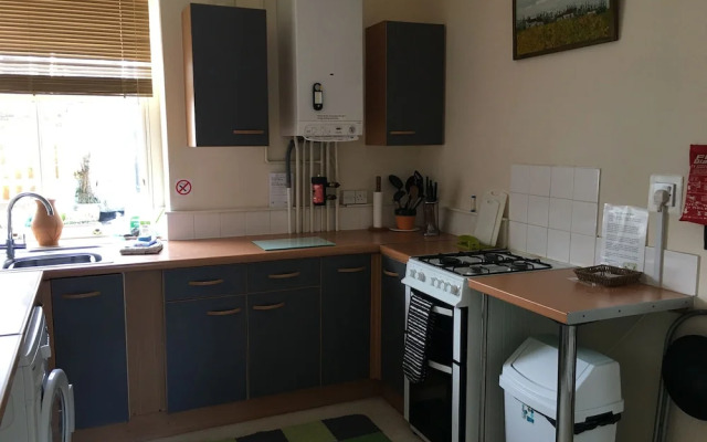Homely 2- bed Apartment -ground Floor-sleeps 4