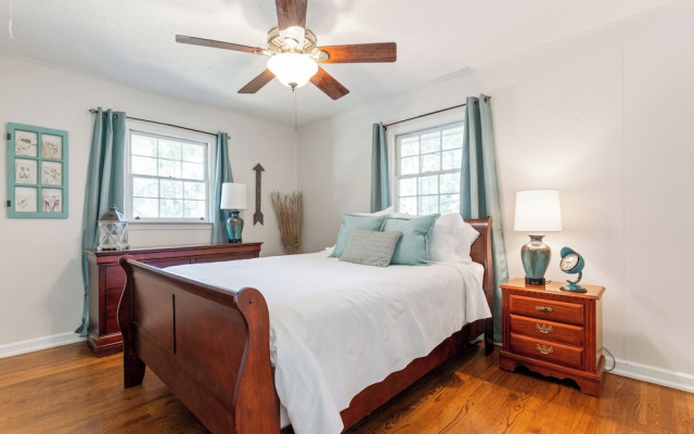 3926 Pineview, Smyrna