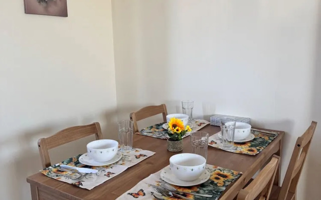 1 Bed Flat - Sleeps 3 - Parking - Wifi