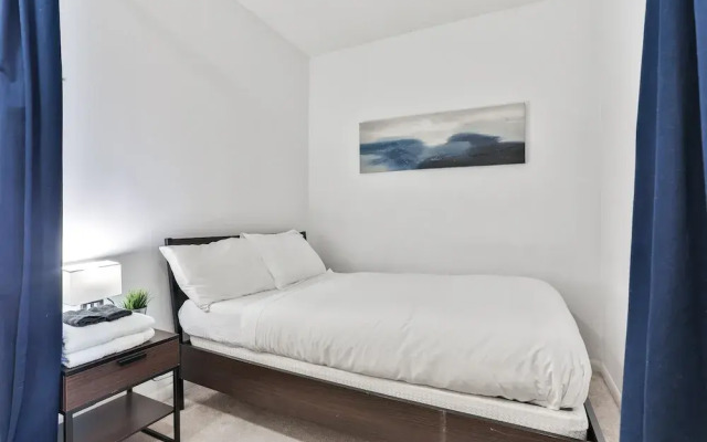 Vibrant Urban Condo 2Bed 2Bath