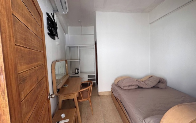 D 6 Apartment 6 of 6