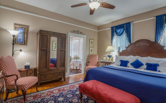 Victorian House Bed & Breakfast