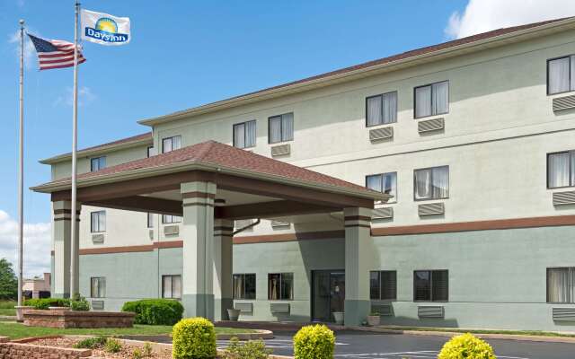 Days Inn by Wyndham Collinsville/St. Louis