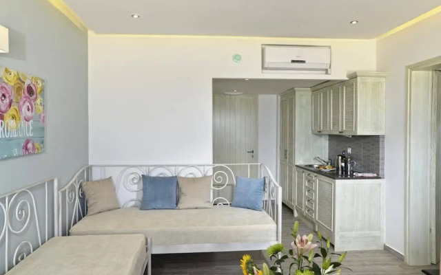 Princess Irini Sea Front ApartHotel