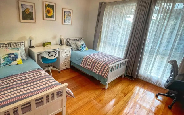 Cozy and stylish 3 bedroom home in Mentone