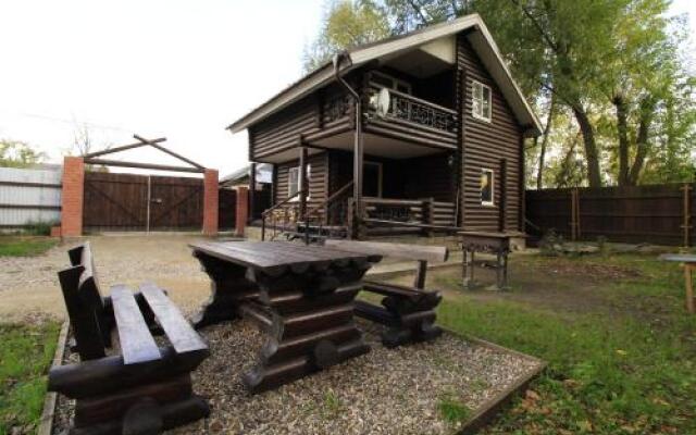 Guest House on Levaya Naberejhnaya