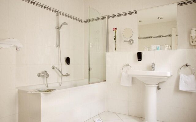 Hotel Astoria Vienna, Curio Collection by Hilton