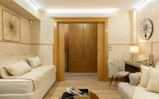 Vouliagmeni's Elegance by Acropolis Suites