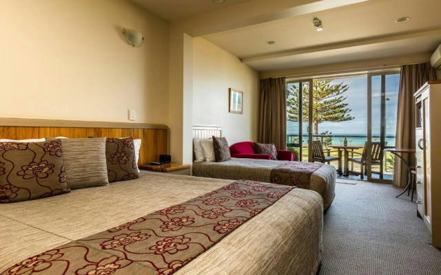 Pebble Beach Motor Inn – Guest Rooms – Napier