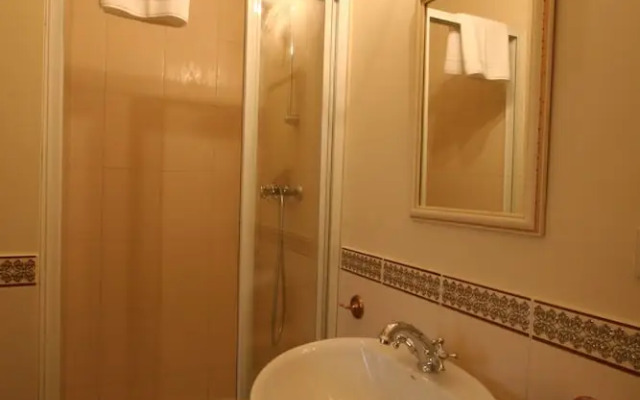 Villa Estera - Hotel & Restauracja