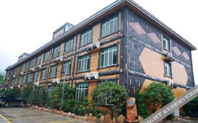 Xinfeng Jiangyuan Hot Spring Resort