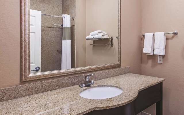 La Quinta Inn & Suites by Wyndham Pearland - Houston South