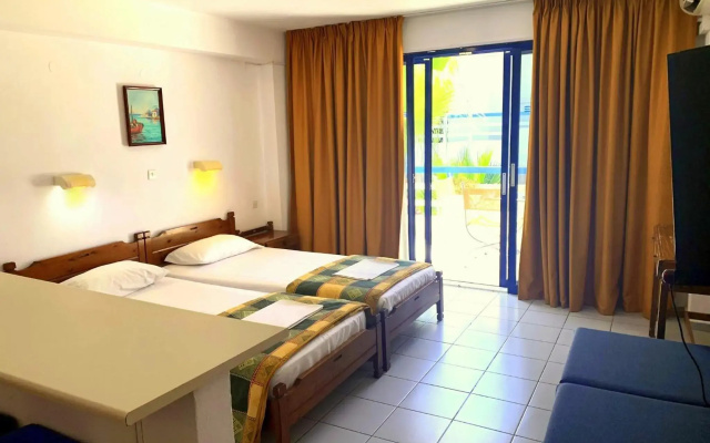 Kassavetis Center - Hotel Studios & Apartments