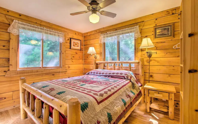 Pet-friendly Warrens Cabin w/ Fire Pit!