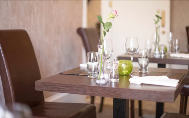 Westlakes Hotel and Restaurant