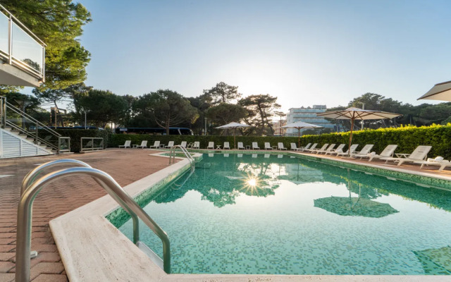 Hotel Embassy & Boston