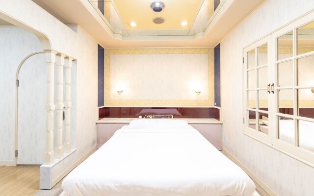 OYO Hotel Tatsuyoshi Osaka Sennan