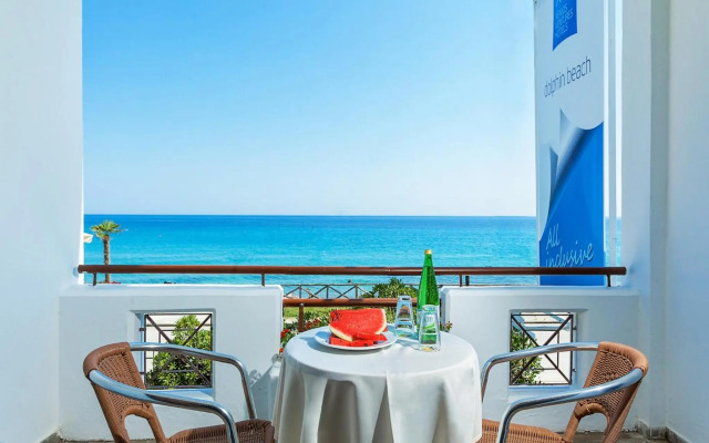 Xenios Dolphin Beach Hotel