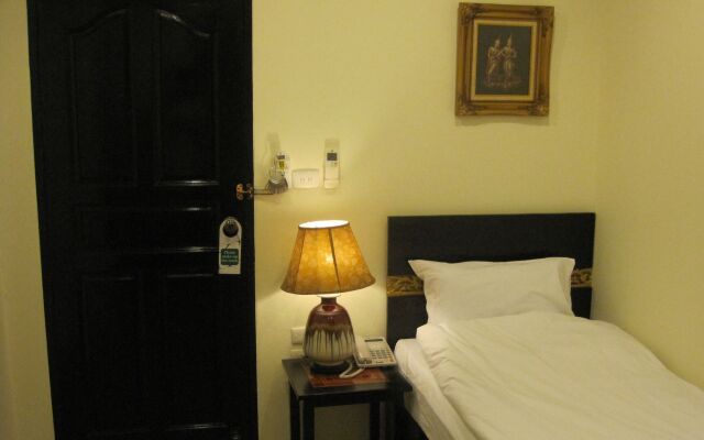 The Bang Khun Phrom Suites