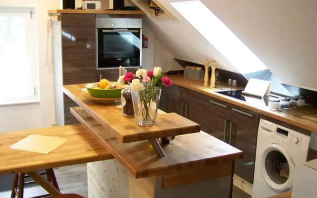 Loft-Ferienwohnung zur "Kfz-Schenke"