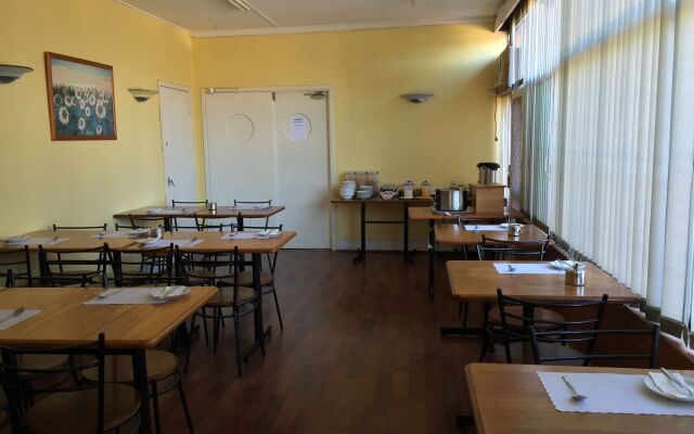 Ashfield Motor Inn