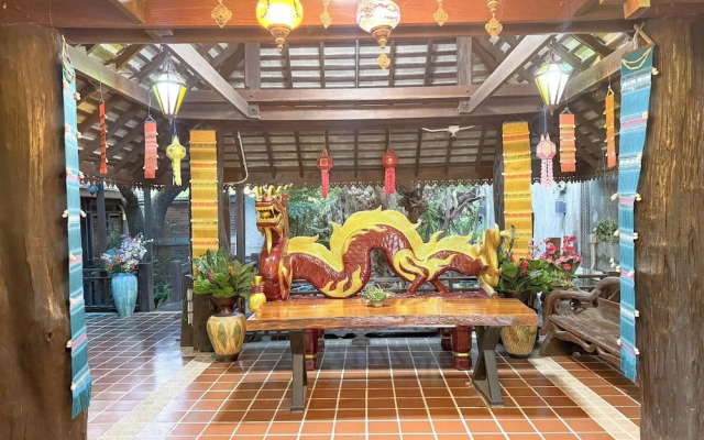Chiangmai Lanna & Modern Loft  Hotel