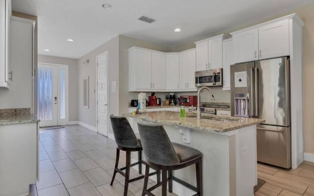 451-Luxury Villa wMovie Theater and Arcade