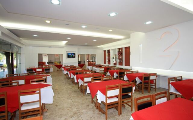 27 Praia Hotel