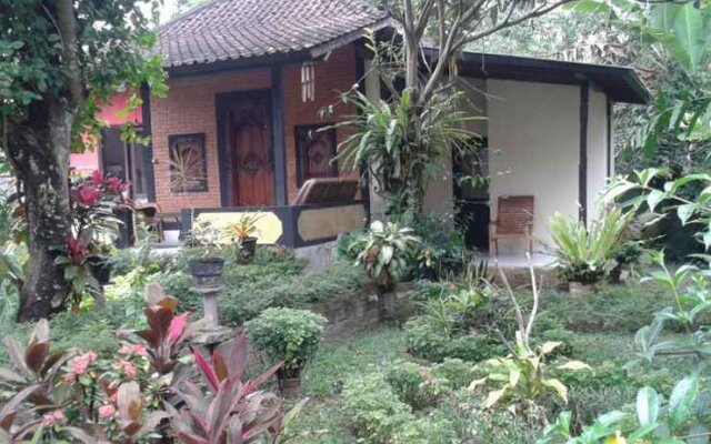 Biang's Cafe & Homestay