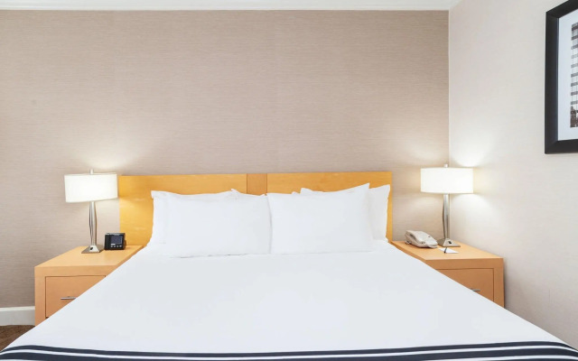 Sandman Signature Vancouver Airport Hotel & Resort