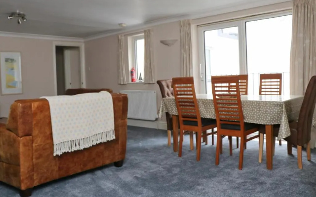 TOWN CENTRE apartment with parking