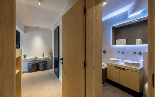 Beachfront Penthouse Residence