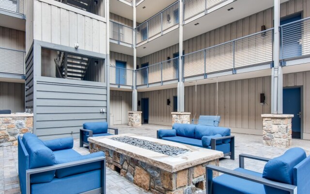 Westwind 303 1BD 1BA Plat. Condo