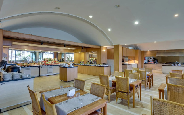 Faros Premium Beach Hotel