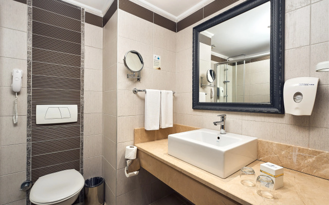 Seaden Sea World Resort & Spa