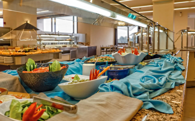 Lagomandra Hotel and Spa