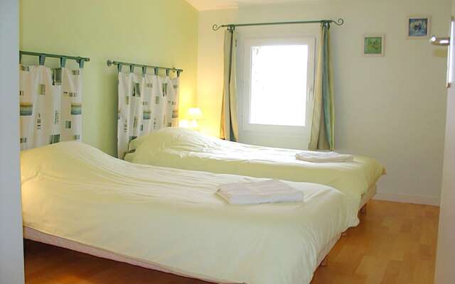 House With 5 Bedrooms in Saint-vincent-la-châtre, With Pool Access, Fu