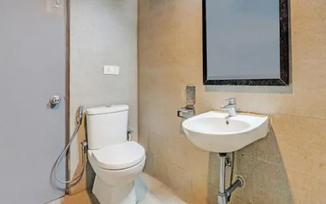 Oyo 385 Townhouse Navya International Ramamurthy N