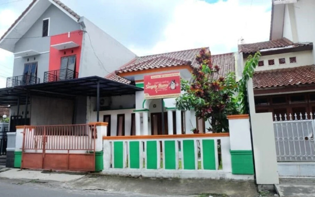 Homestay Jogja dekat Taman Pelangi by Simply Homy