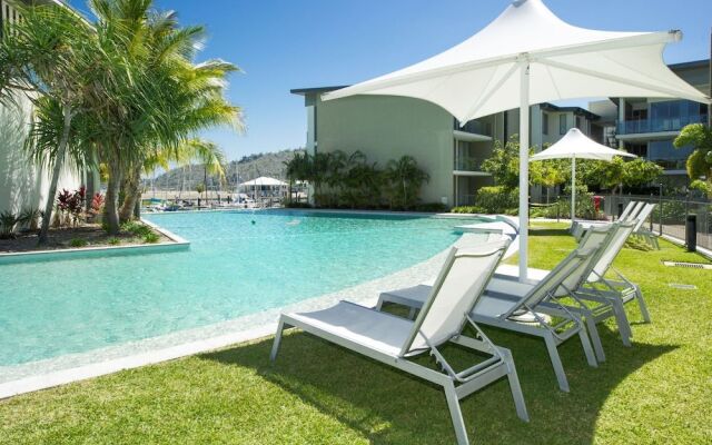 Blue on Blue Apartment 912