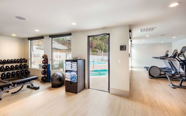 DoubleTree by Hilton Pomona